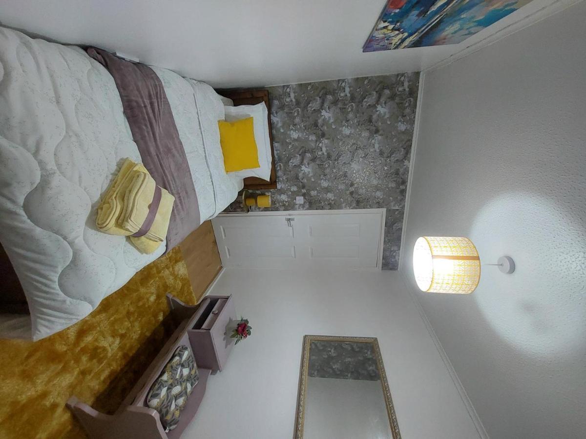 Lovely 2-Bed House In The Heart Of Woodhouse Leeds Leeds  Zewnętrze zdjęcie